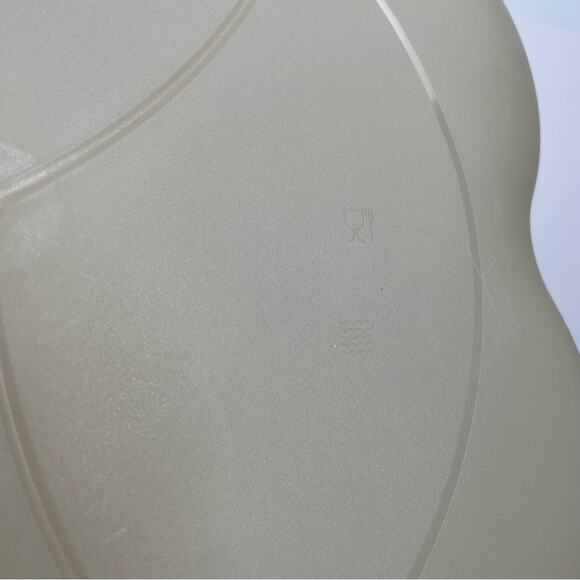 Tupperware chip and dip floral bowl beige 1.5 Gallon - Picture 10 of 16